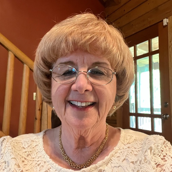 Meet your Posher, Katherine - Picture 1 of 1